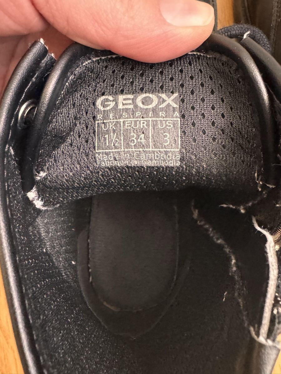 Geox Chaussures filles: Geox Stiefel Boots gr34 – D'occasion à Ennetbürgen par ybo_fp2b 2