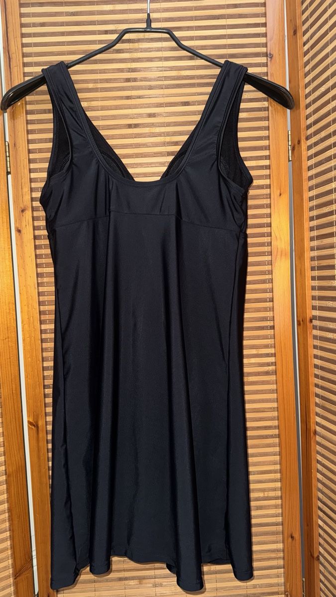 Badekleider & Bikinis: Baderöckli mit Hose, 36 B – Gebraucht aus Gümligen von morticiaaddams 2