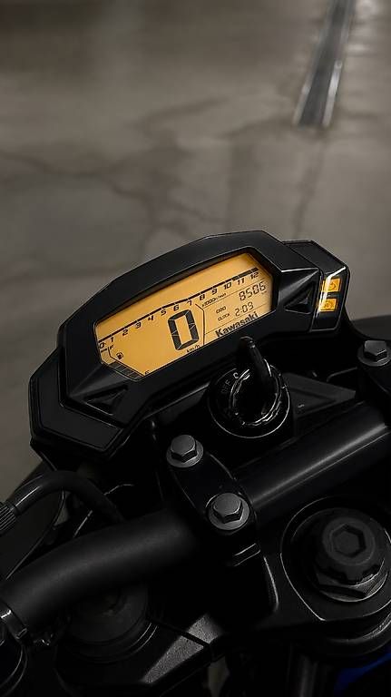 Strada: Kawasaki Z125 – Usato da Belp venduto da Tschaembi 4