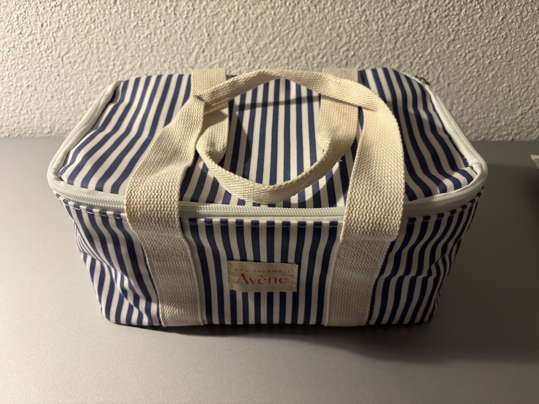 Kühlschränke & Kühlen: Kühltasche Avène Blue Neu – Neu und originalverpackt aus Unterägeri von flu_zp5d