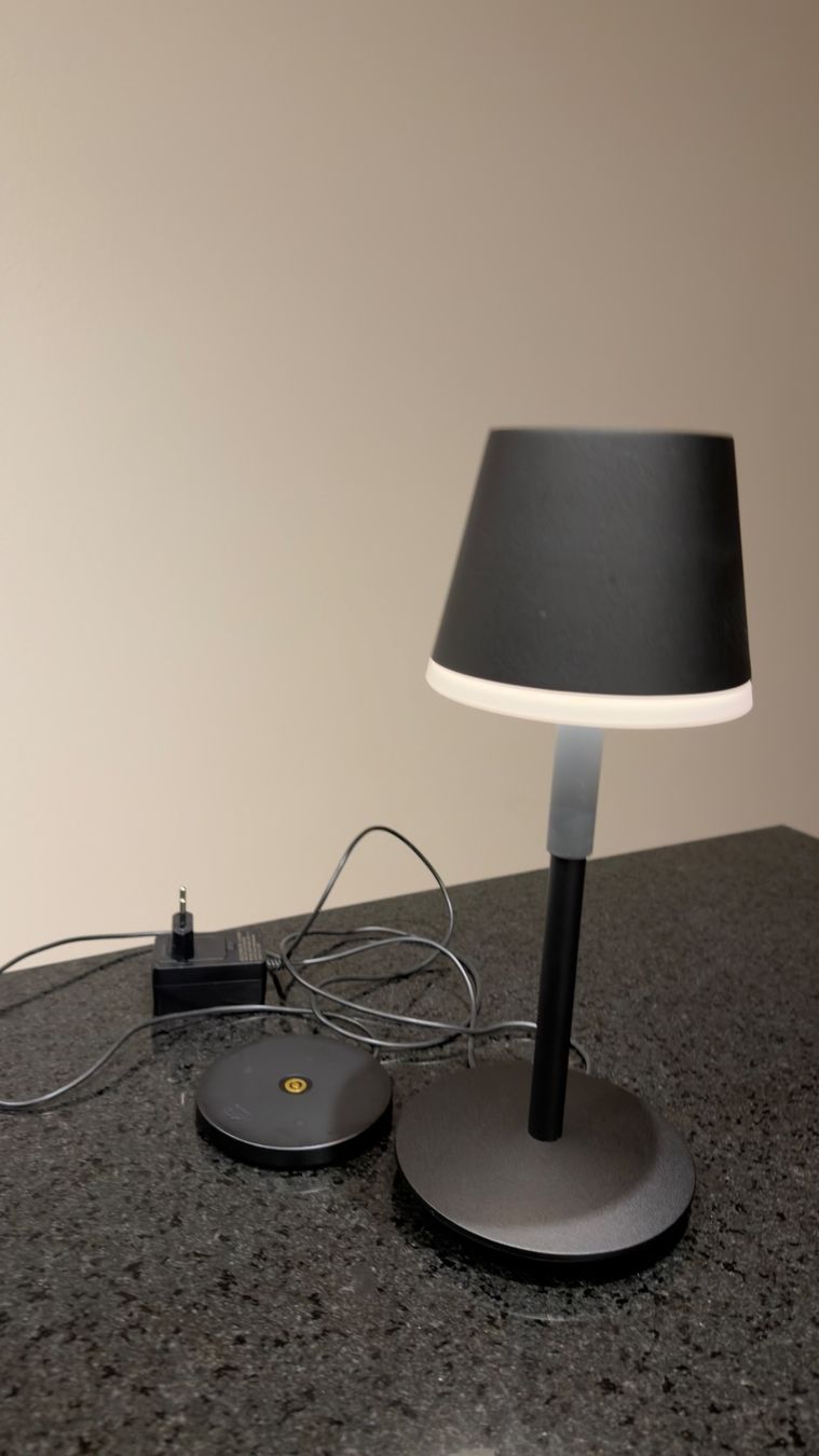 Lampen: Philips Hue Go LED-Leuchte – Neu (gemäss Beschreibung) aus Sennwald von pressgym 2