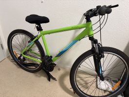 Serious Rockville Mountain Bike, Green, Great Condition!