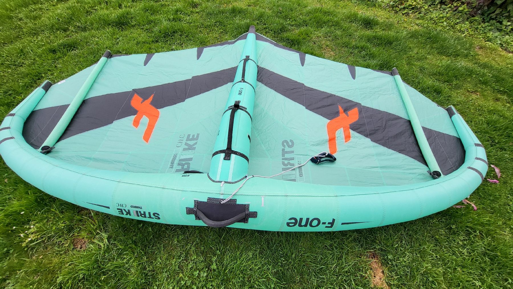 Surfen: Wingfoil Wing F-One CWC Strike, 8m2 – Gebraucht aus Hausen am Albis von red_k9my