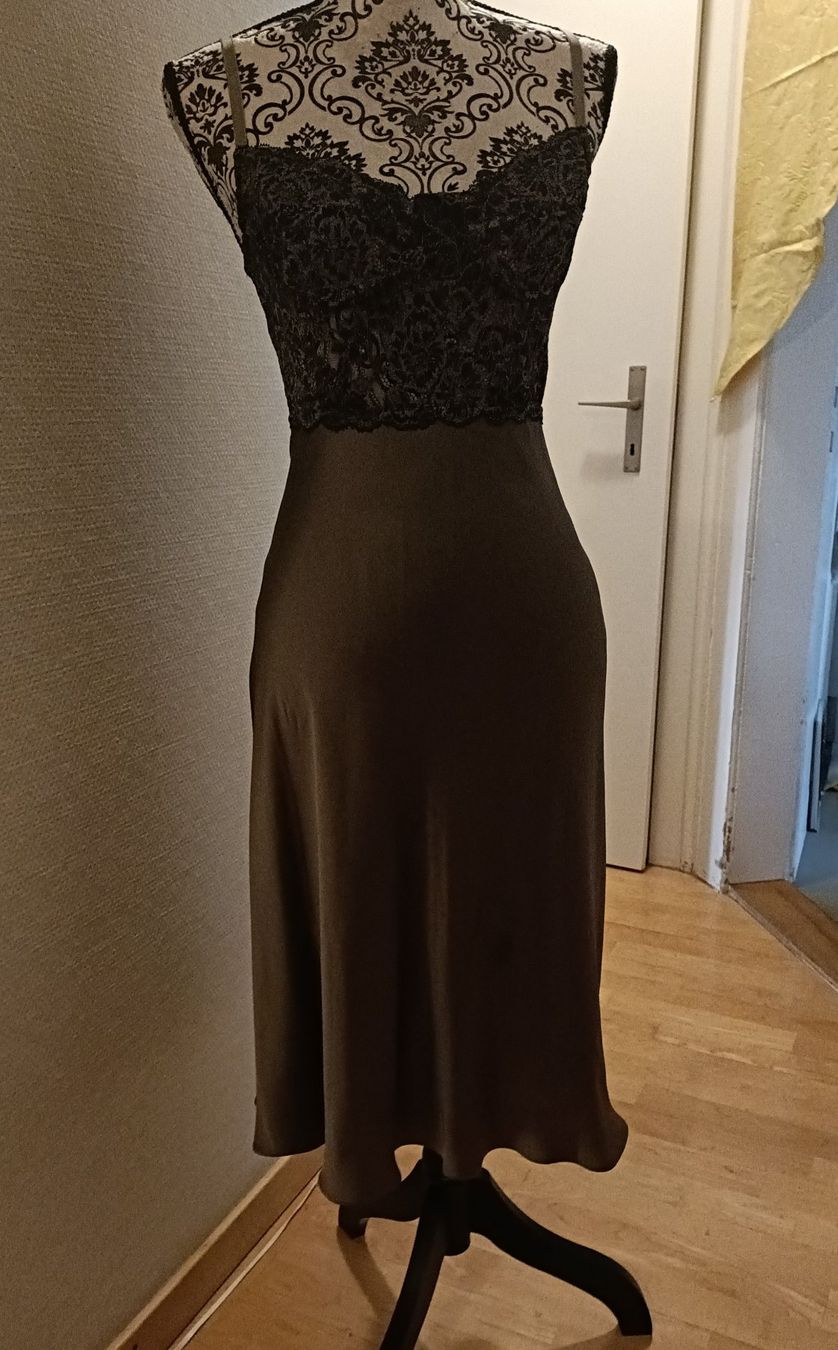 Kleider: DONNA KARAN Slipkleid – Neu (gemäss Beschreibung) aus Schaffhausen von sim_j822