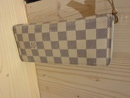 LOUIS VUITTON PORTEMONAIE