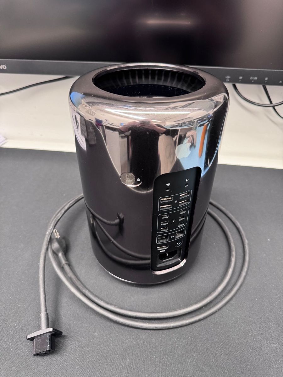 Apple Mac Pro Late 2013 128GB RAM (Gebraucht) in Haag (Rheintal) für ...