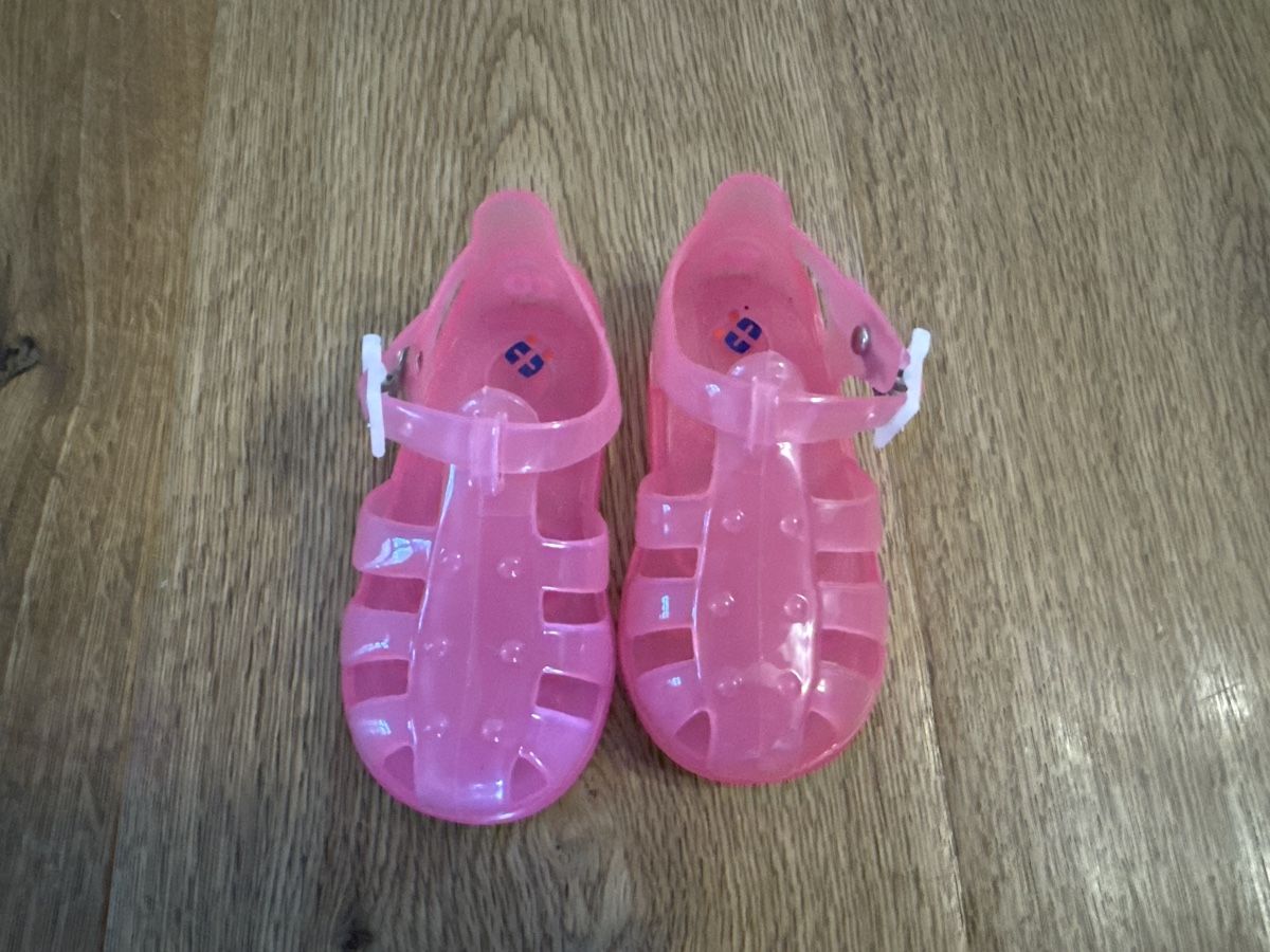 Scarpe per ragazze: Fabrikneue Badeschuhe Boboli, Gr.20 – Nuovo e nell'imballaggio originale da St. Gallen venduto da Venus1010