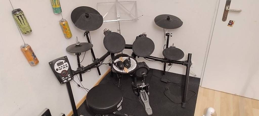 Roland Musikinstrumente: E-Drums Roland – Gebraucht aus Egg b. Zürich von el_gato_77 2
