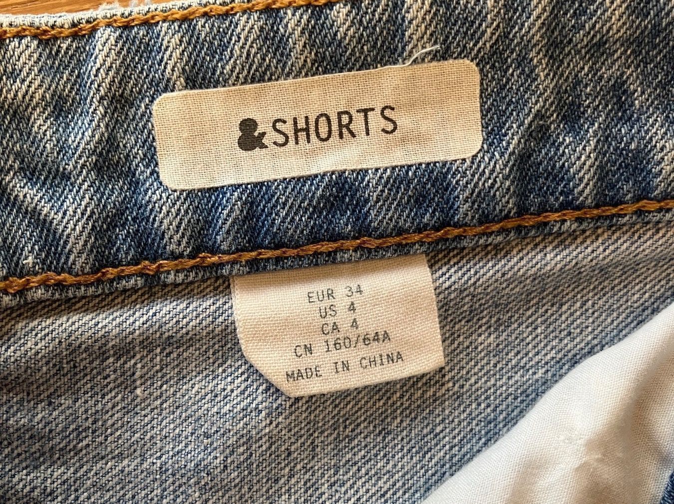 Jeans: Jeans Shorts Gr. 34 – Usato da Rohr b. Olten venduto da -FaLu- 1
