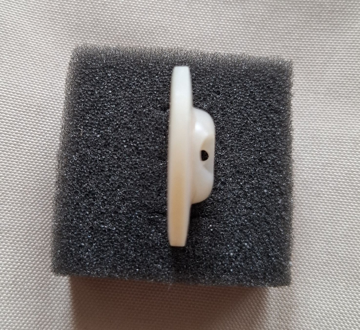 Bottoni: 1 Knopf Perlmutt, 28 mm. – Usato da Dietikon venduto da Hirschkopf 3