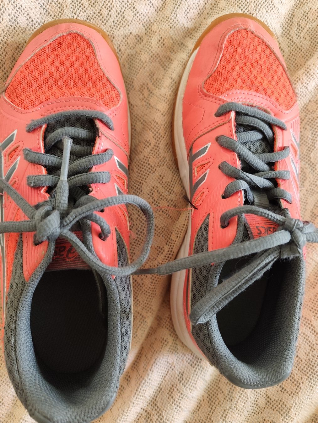 Asics Scarpe per ragazzi: Asics gr. 34.5 Hallenturnschuhe  – Usato da Muttenz venduto da Hermesvonthan 5