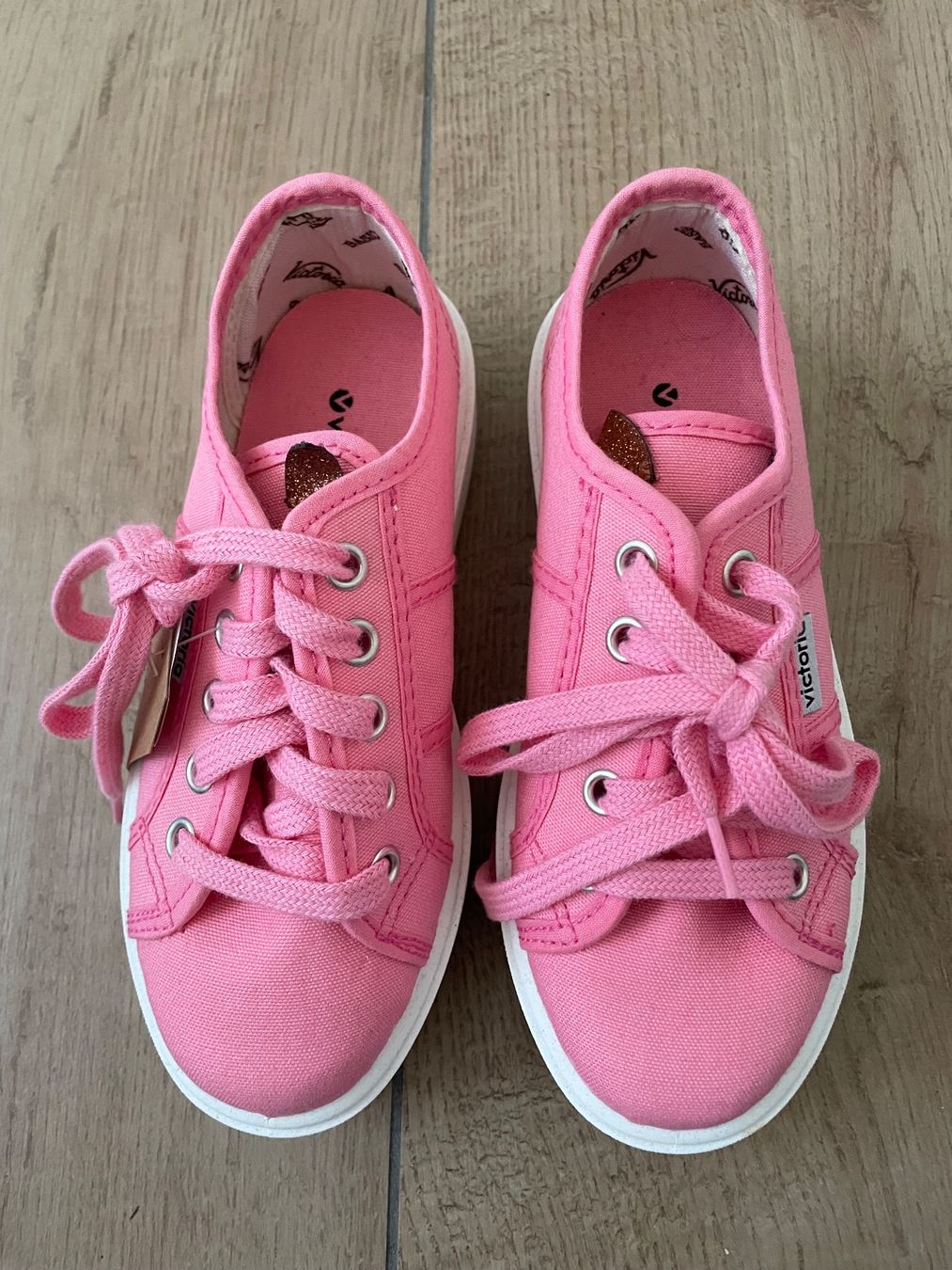 Victoria Scarpe per ragazze: Schuhe von Victoria Gr. 30 NEU – Nuovo (secondo la descrizione) da Waltenschwil venduto da hansnine
