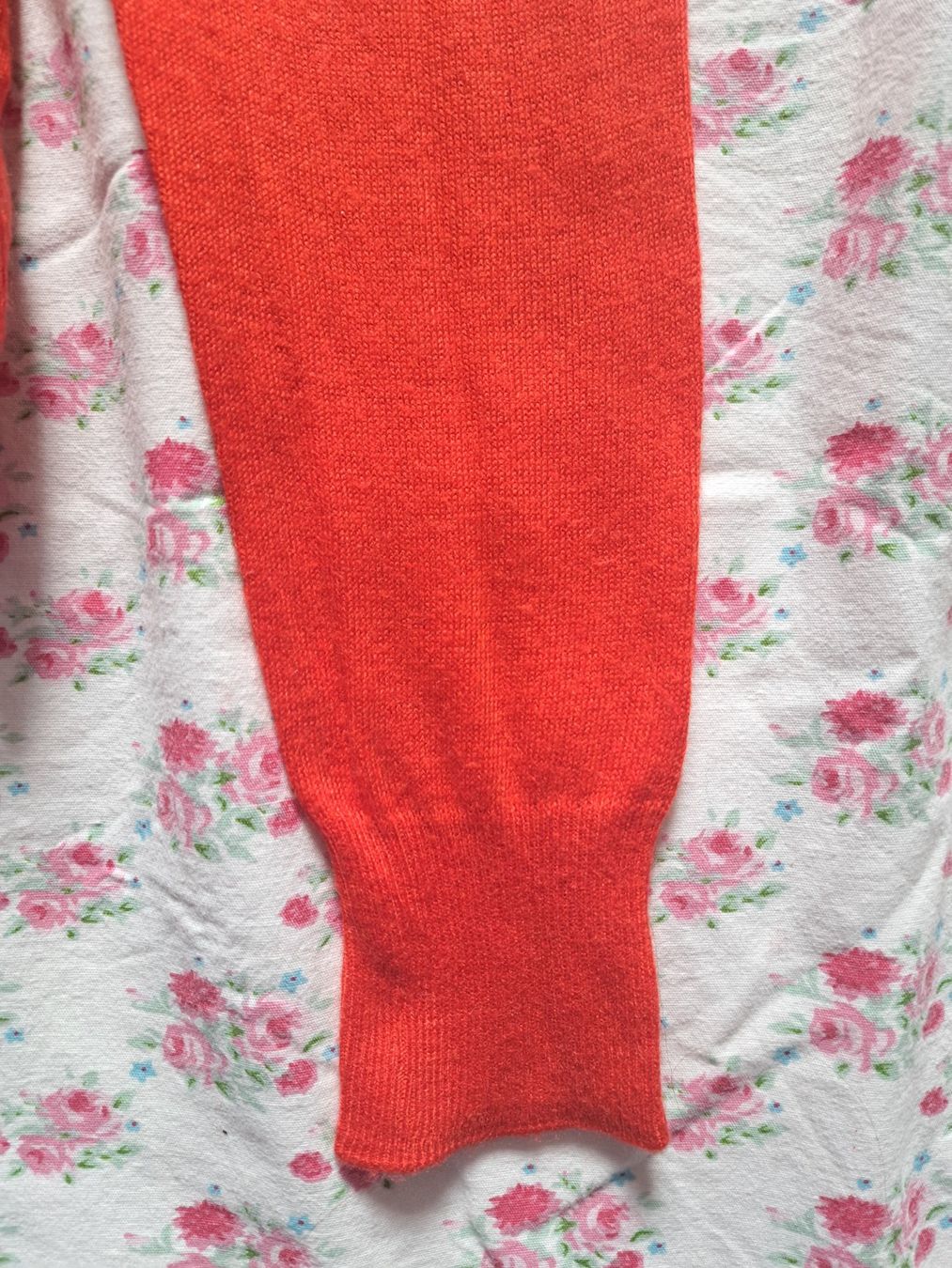 Zara Pulls & Sweat-shirts: ZARA Pullover Grösse M mit Schulterausschnitt – D'occasion à Zürich par dph_r9t2 8
