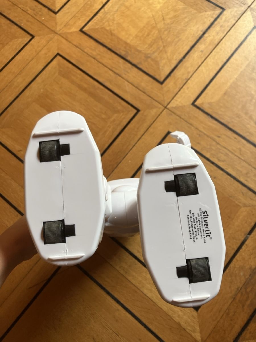Spielzeuge: Ferngesteuerter Roboter mit Controller – Gebraucht aus Biel/Bienne von samuelhoffmann 3