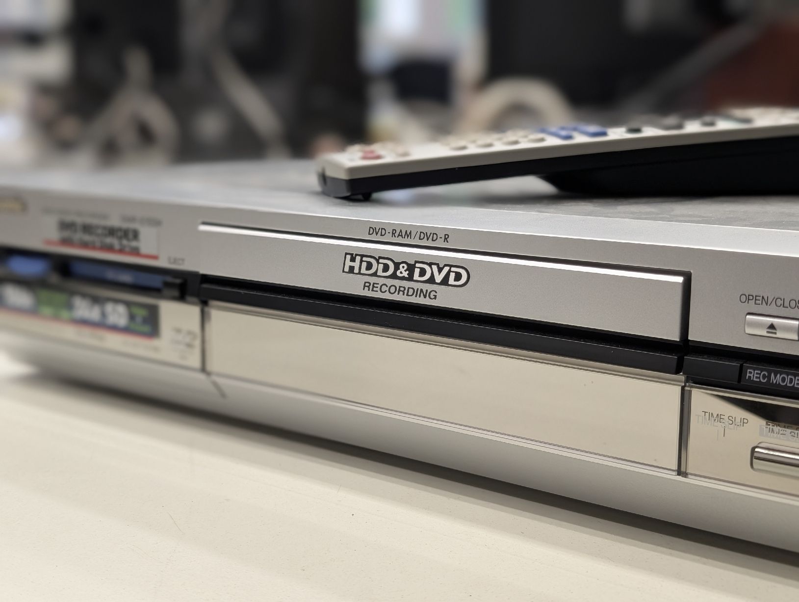 Panasonic Registratori: Panasonic DMR-E100H DVD Recorder - und Harddisk – Usato da Breitenbach venduto da Dribbel 3