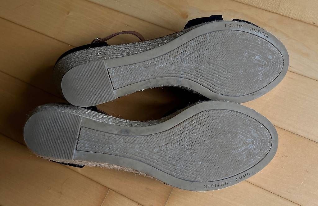 Scarpe da donna: TOMMY HILFIGER Sandalen schwarz Gr.40 – Usato da Basel venduto da Findus78 2