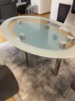 Moderner Esstisch aus Glas, oval, sehr guter Zustand!