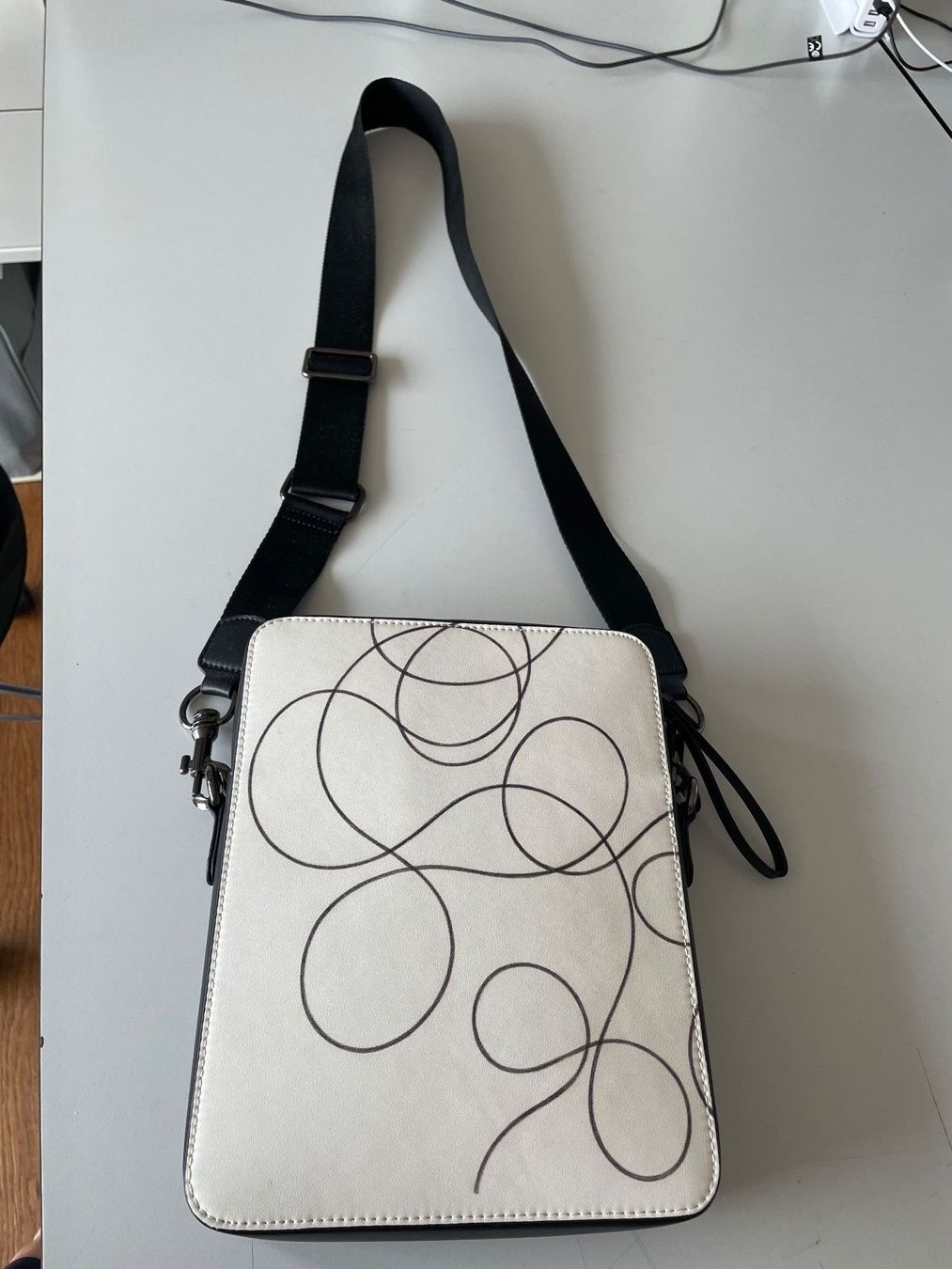 Taschen: Schultertasche schwarz-weiss – Neu (gemäss Beschreibung) aus Oberrieden von Moraira14