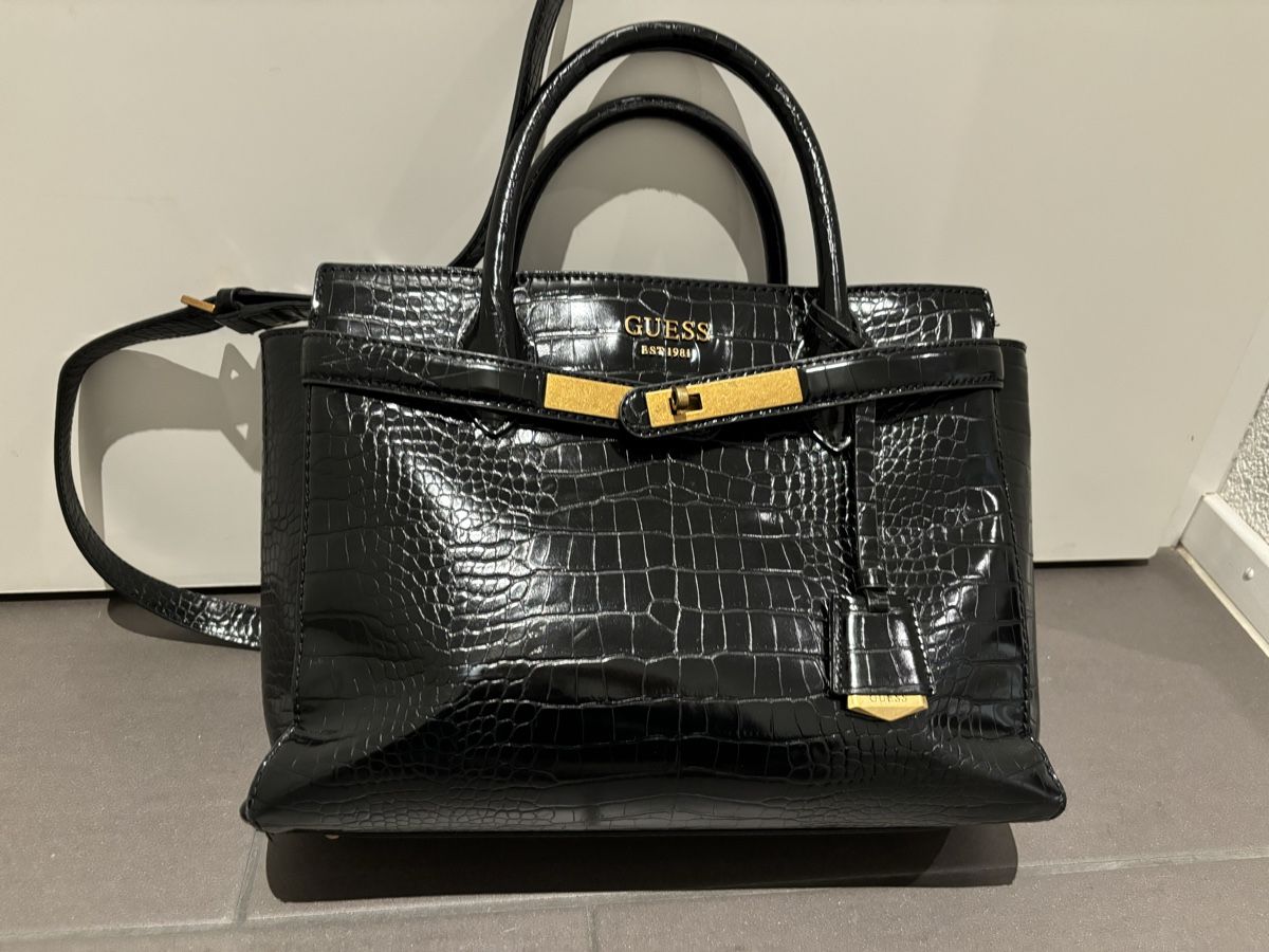 Taschen für Damen: Handtasche – Gebraucht aus Grosshöchstetten von Kreator20