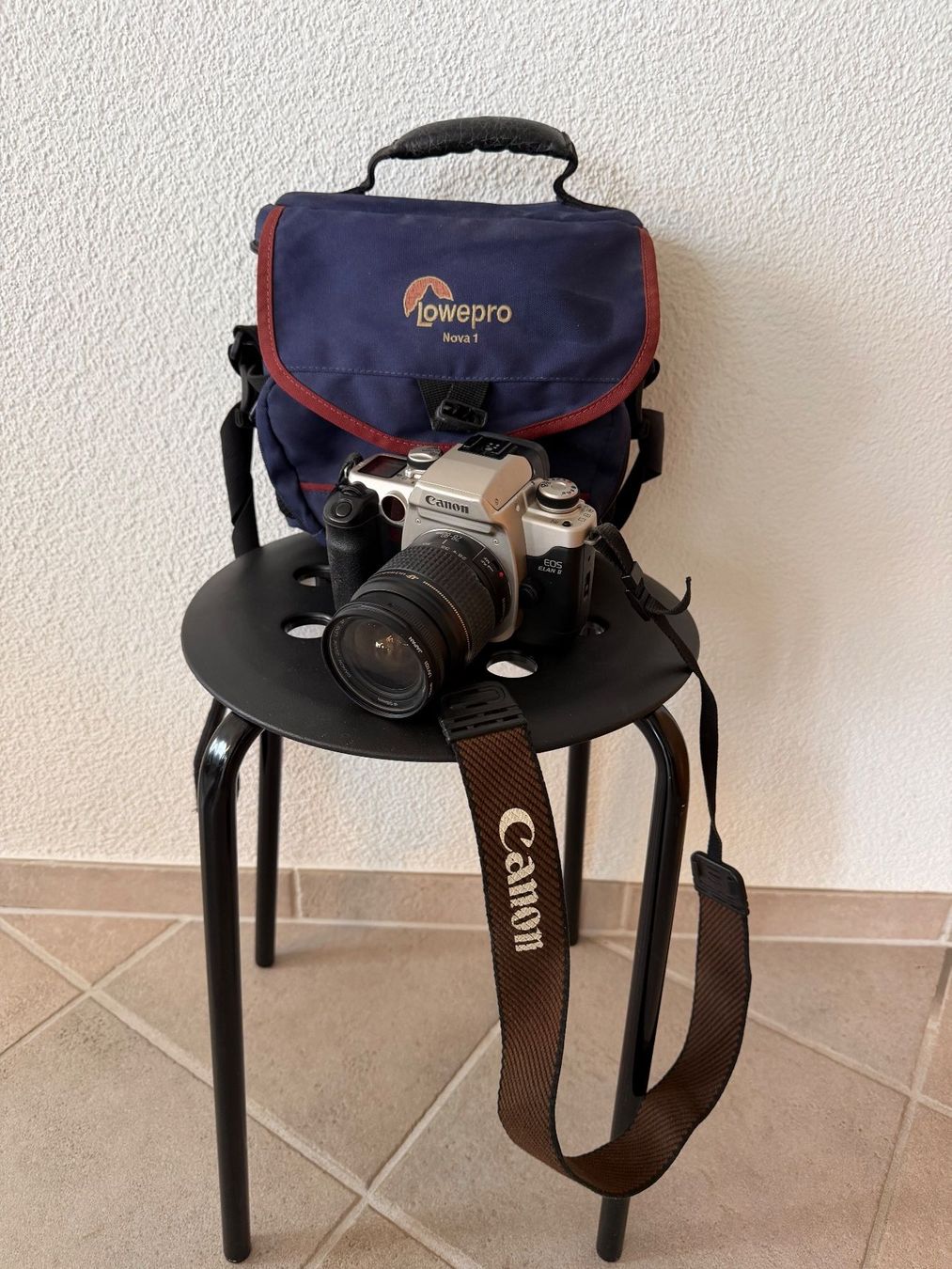 Canon Fotocamera: Fotokamera EOS Elan ii mit Kameratasche – Usato da Männedorf venduto da cht_th