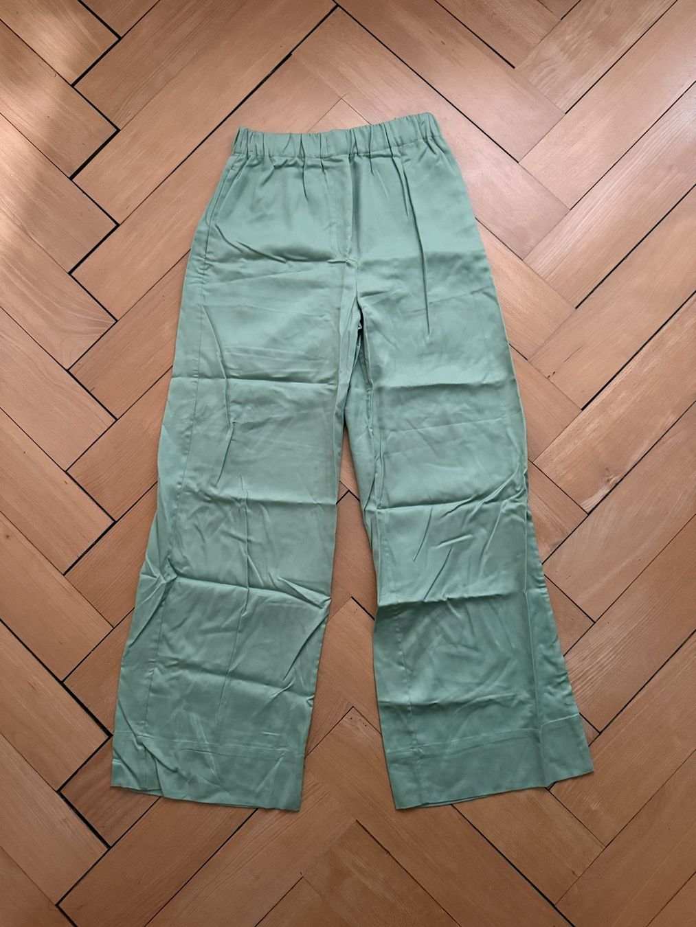 Hosen: Culotte Hose lindengrün S – Gebraucht aus Zürich von Diazaio