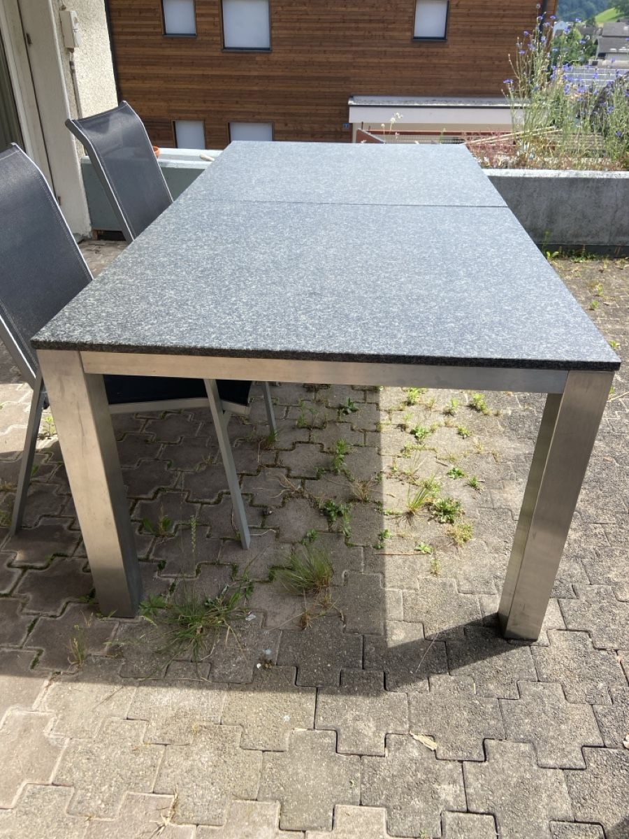 Tavoli: Schöner Gartentisch mit Granitplatte, Edelstahl – Usato da Mols venduto da Dero21 2