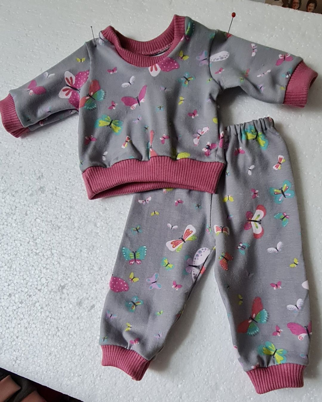 Bambole: Puppen pjyama gr 40-43 – Nuovo (secondo la descrizione) da Muttenz venduto da Moner 3