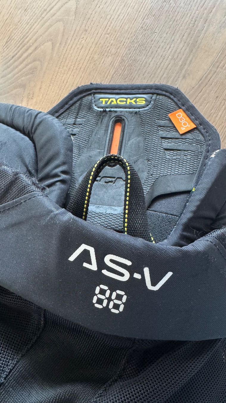 Ccm Hosen: gut gebrauchte CCM Eishockeyhosen – Gebraucht aus Moosseedorf von mswalker 9