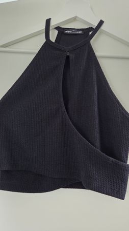 Schwarzes Crop-Top Gr S von Bershka 