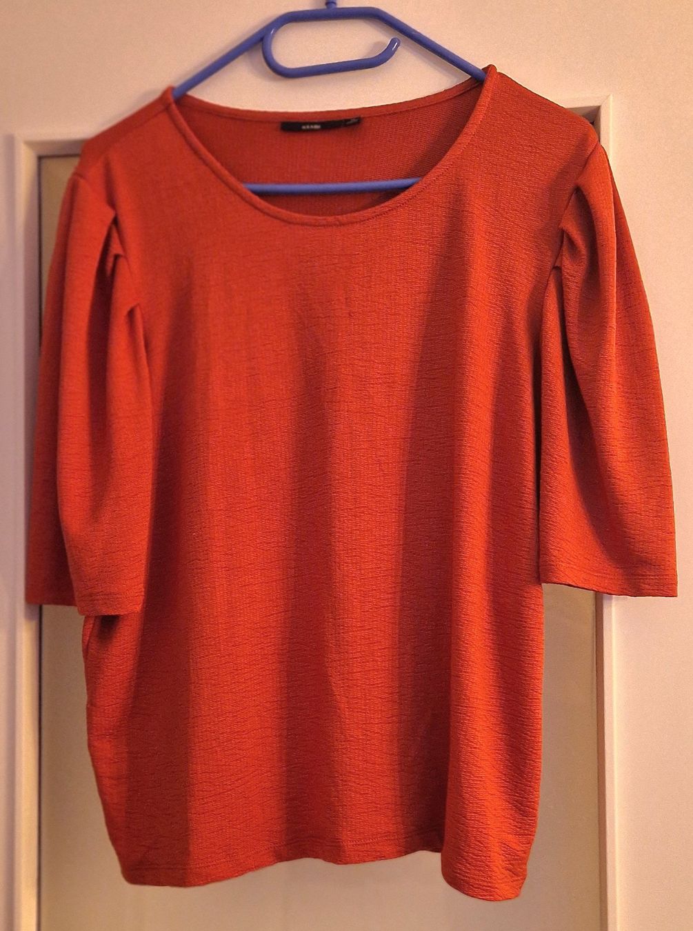 Top: Haut Grandeur XL – Usato da Couvet venduto da Pioune