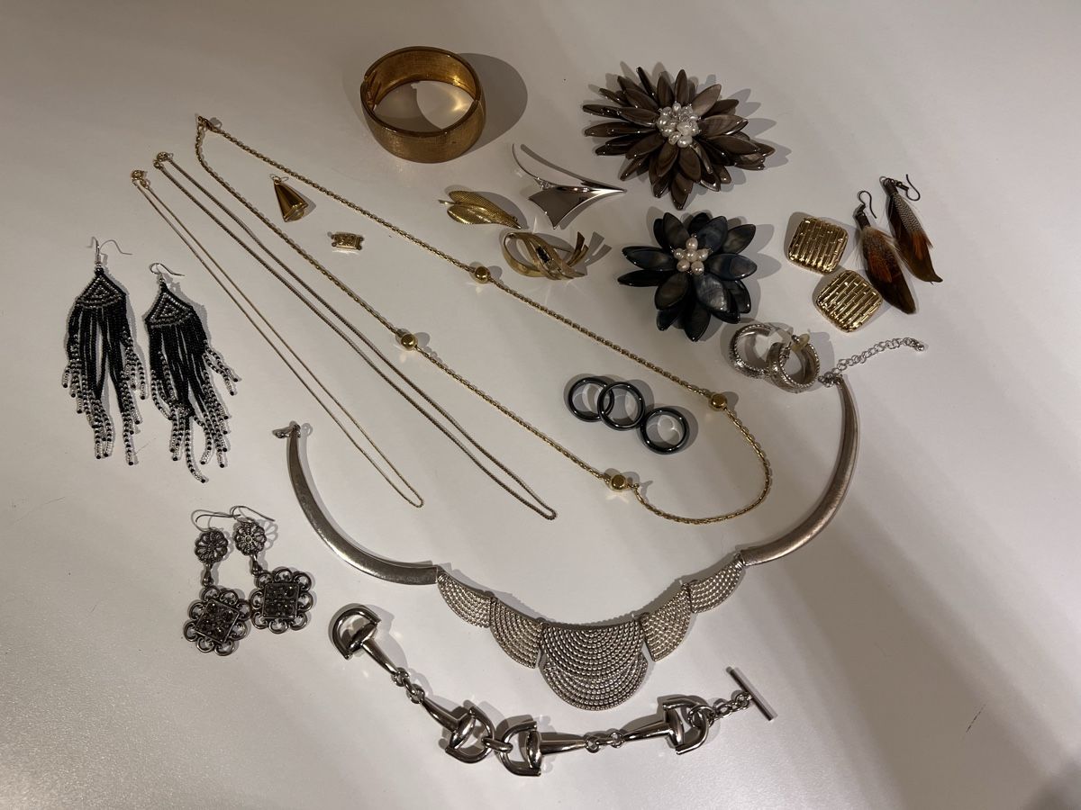 Sonstiger Schmuck: Lot de bijoux – Gebraucht aus St-Pierre-Clages von ste_xk6p 1