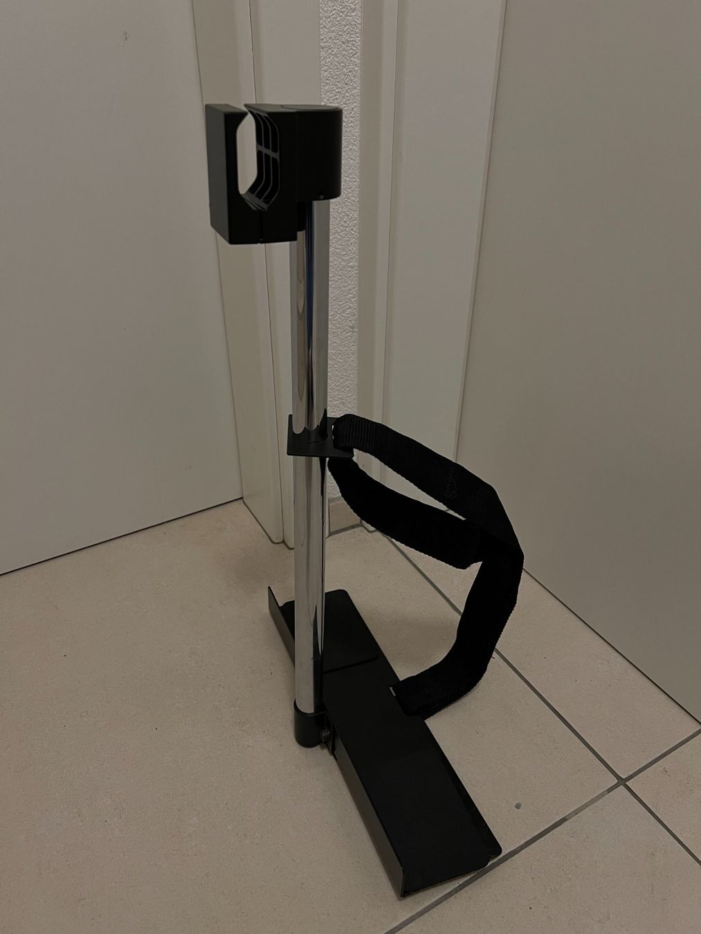Supporti a parete: USM kitos PC Halter – Usato da Strengelbach venduto da bmlin