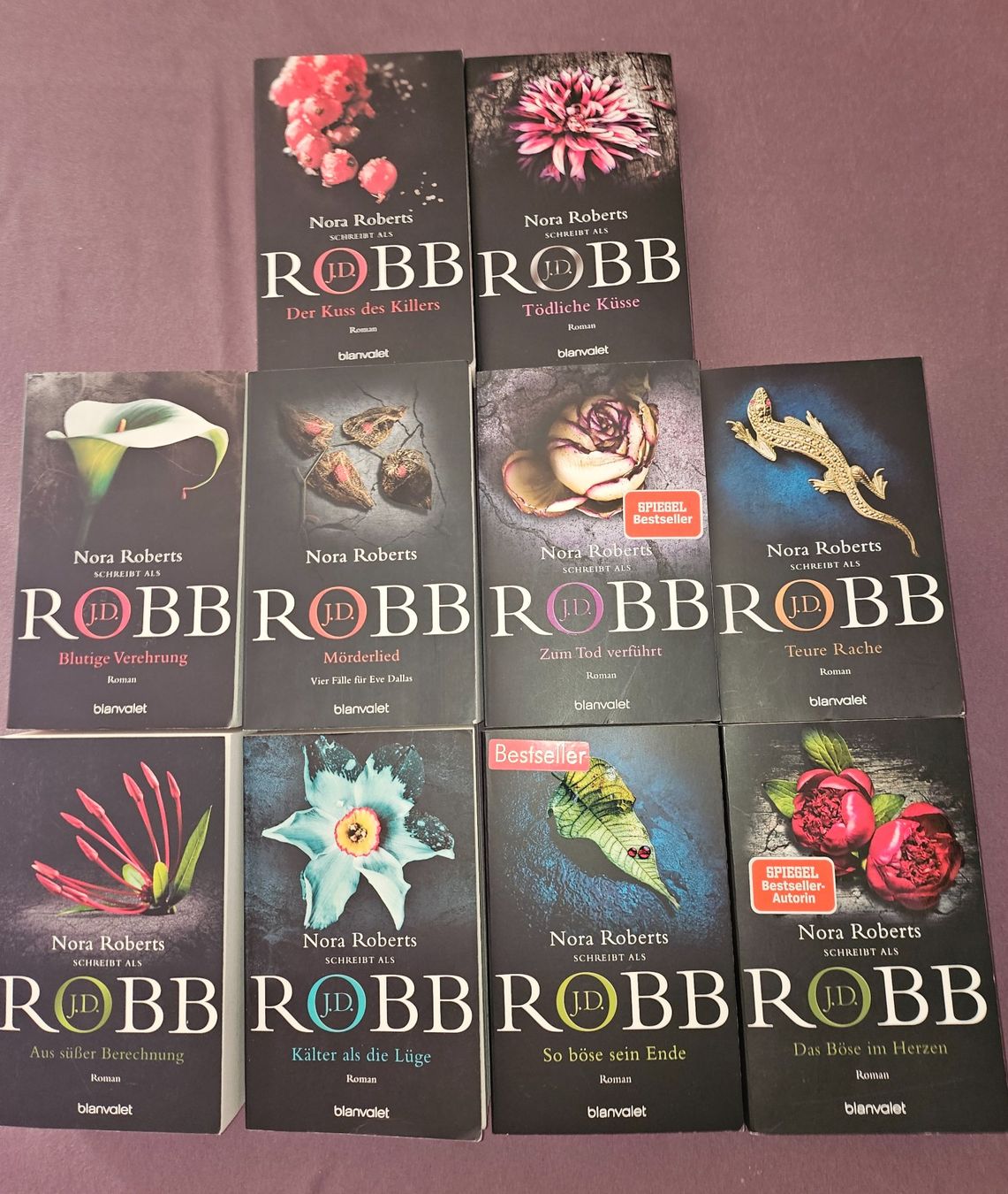 Libri: Sammlung: 10 x Nora Roberts als J.D. Robb – Usato da Thun venduto da Shame