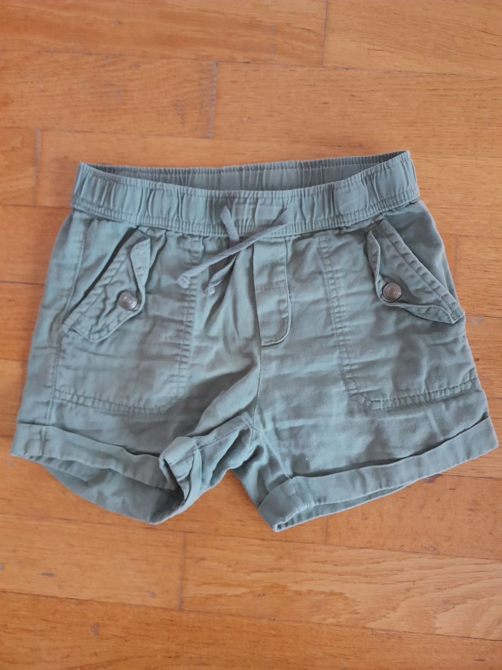 Pantaloni: Kinder Shorts Grösse 134 – Usato da Worb venduto da Osterthal