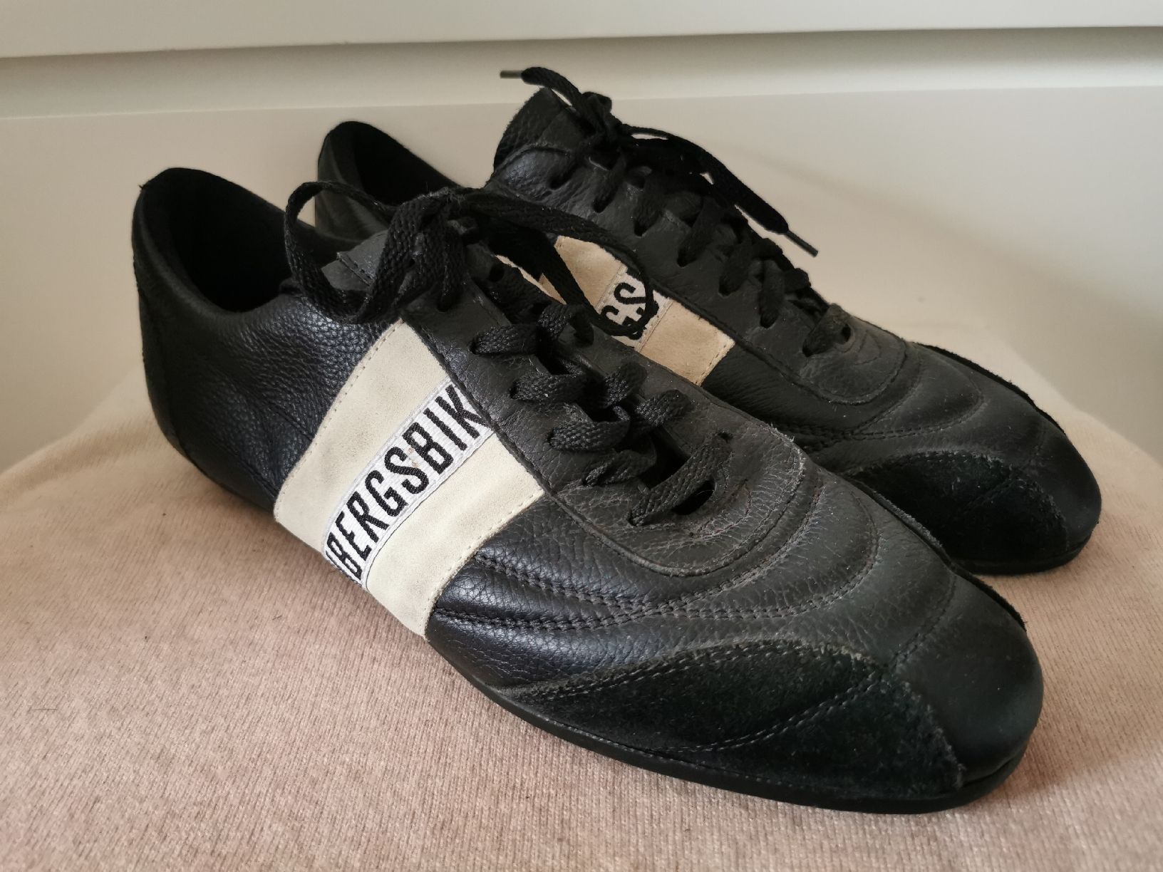 Bikkembergs Scarpe da uomo: Bikkembergs Herren Schuhe Gr 43 – Usato da Schlieren venduto da vlalif