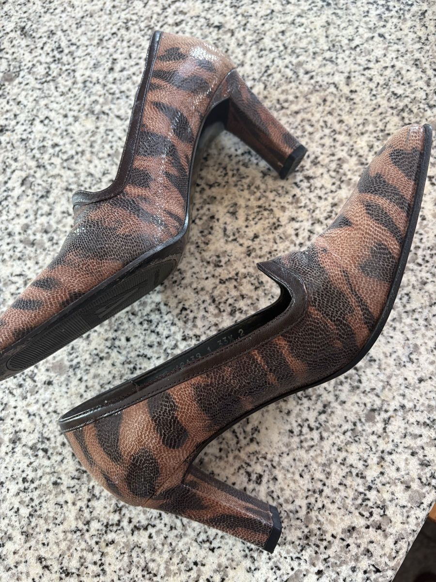 Scarpe da donna: Damen Pumps, Gr. 33 1/2, echtes Leder – Usato da Bremgarten AG venduto da Honeybooker 1