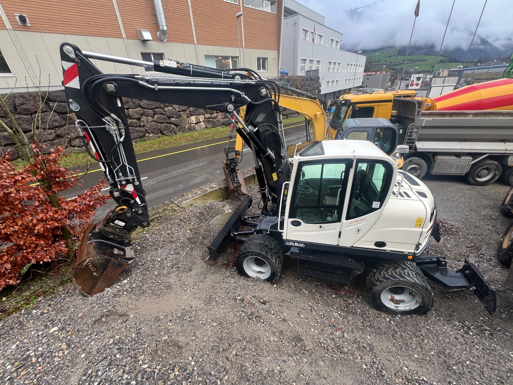 Yanmar Excavateurs: Yanmar Pneubagger – D'occasion à Egg b. Zürich par SwissTradingAgency