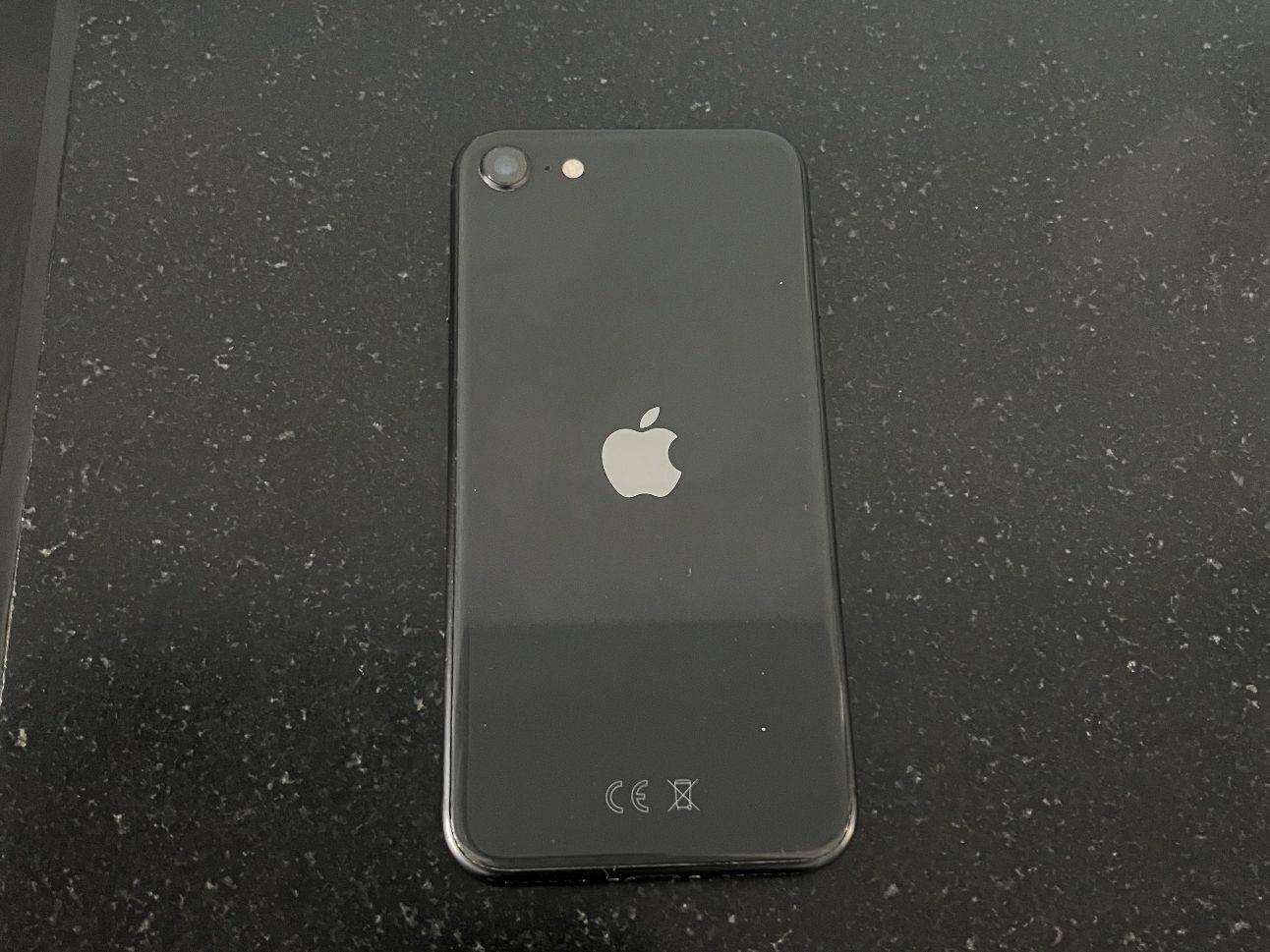 Apple Telefoni cellulari / Smartphones: iPhone SE 2nd 256 GB schwarz – Usato da Liebefeld venduto da Hilbert22 1