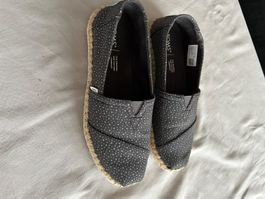 Freizeit Damenschuh Toms Gr 38/ 5.5, blau gepunkt