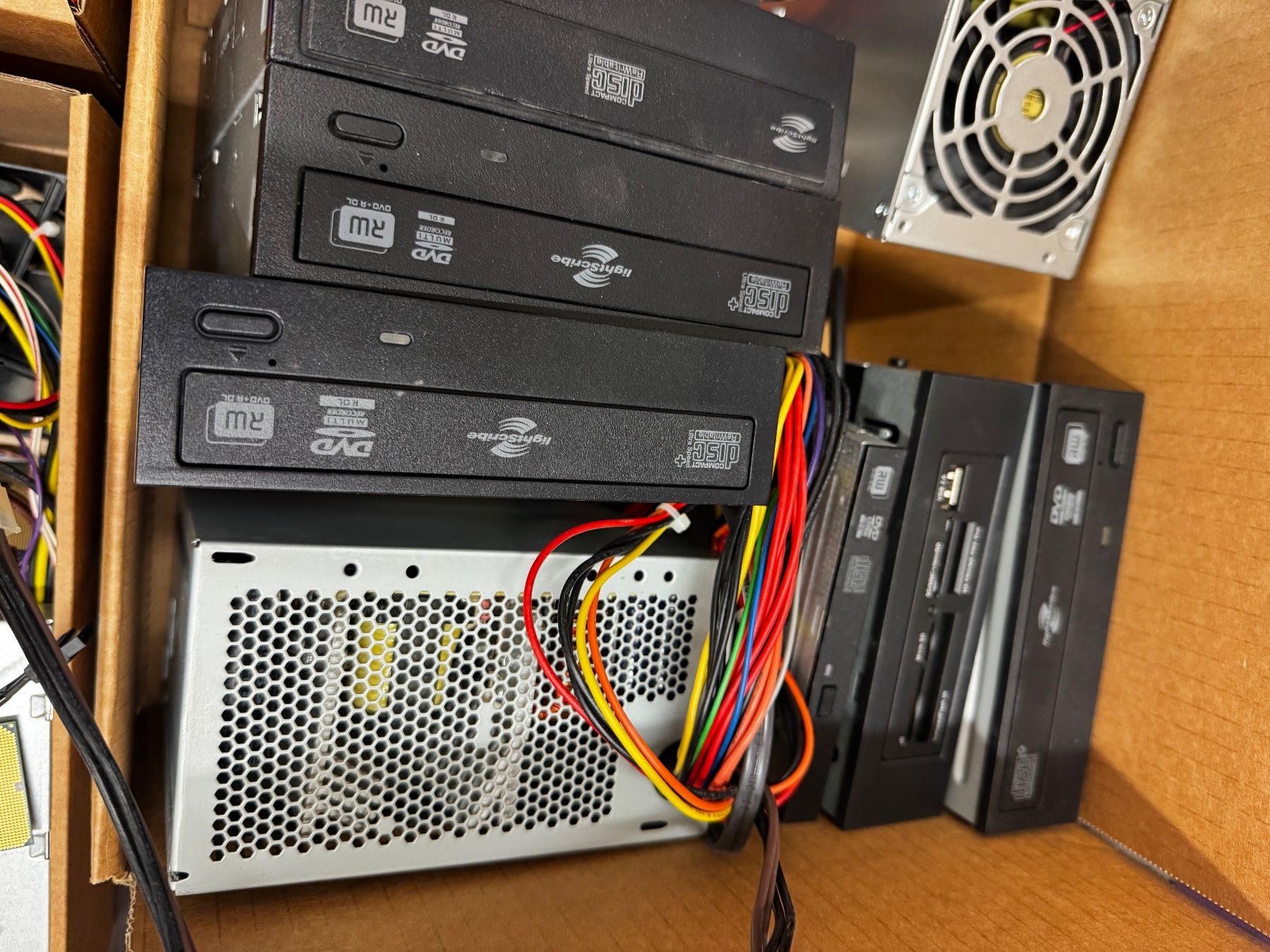 Componenti elettronici: PC Komponenten Set Netzteile Lüfter Kabel gebraucht – Usato da Biberist venduto da Boumi_73 2