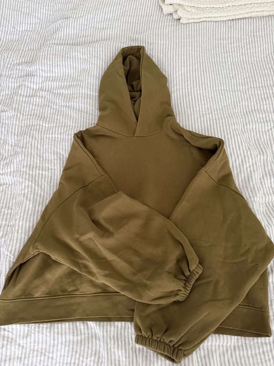Maglioni & Felpe: Hoodie – Usato da Cham venduto da leoniegrob