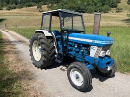 Traktor Ford 5610