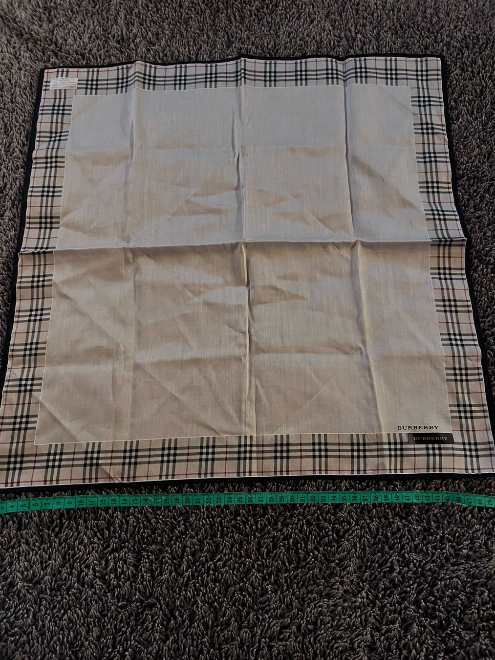Burberry Foulard & Sciarpe: Burberry Baumwolltuch Nova Check 50x50 – Nuovo (secondo la descrizione) da Winterthur venduto da Dejv 3