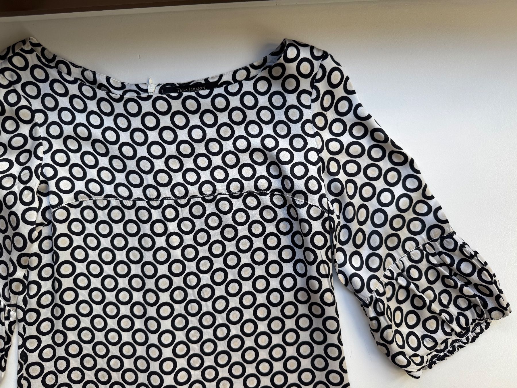 Tara Jarmon Kleider: Tara Jarmon - Robe en soie – Neu (gemäss Beschreibung) aus Zürich von lcg_898x 2