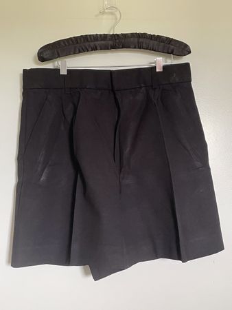Short/bermuda ZARA noire, taille L - NEW