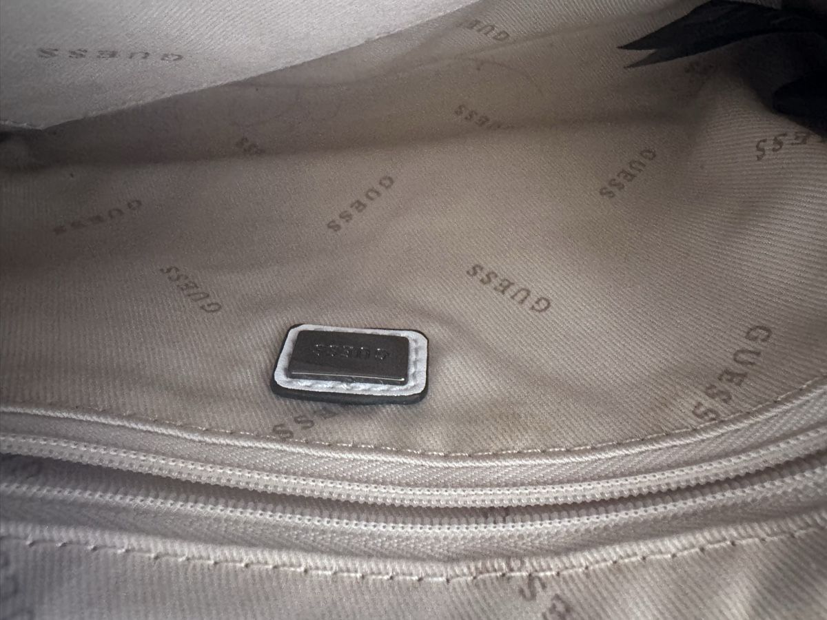 Guess Taschen für Damen: Pochette  Guess 1981 bianco e nero – Neu (gemäss Beschreibung) aus Pregassona von penny_lane_12 1
