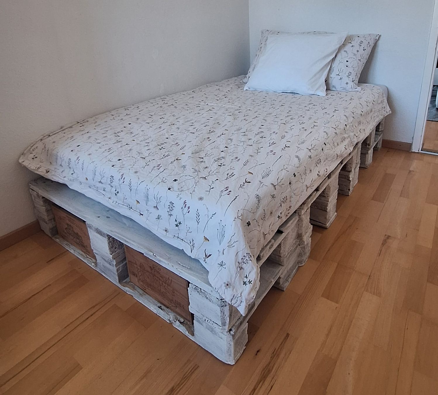 Lits: Palettenbett – D'occasion à Gerlikon par ampu