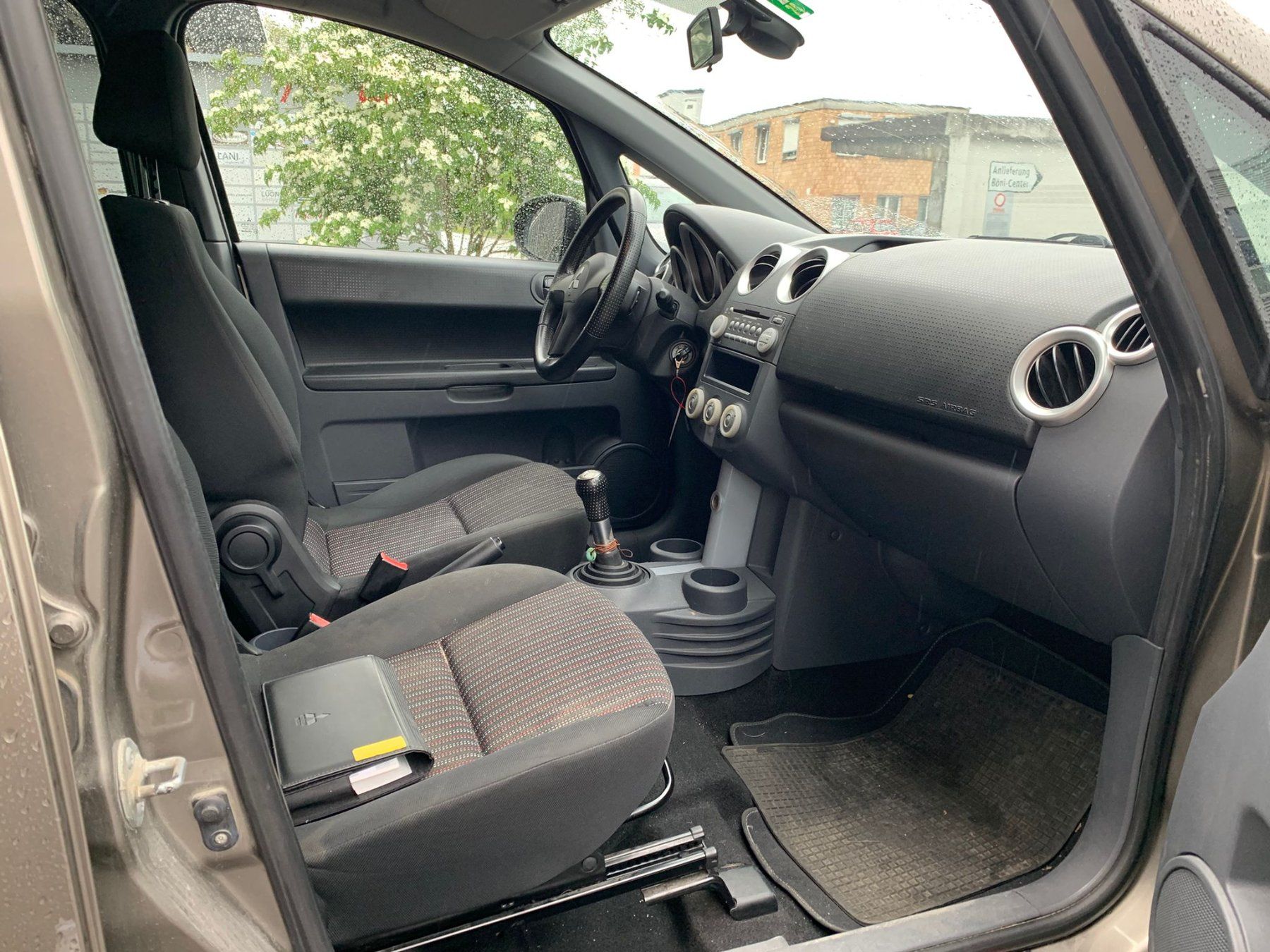 Mitsubishi Automobili: Mitsubishi Colt 1.3 16V – Usato da Bäch SZ venduto da Olivier_Sales 7