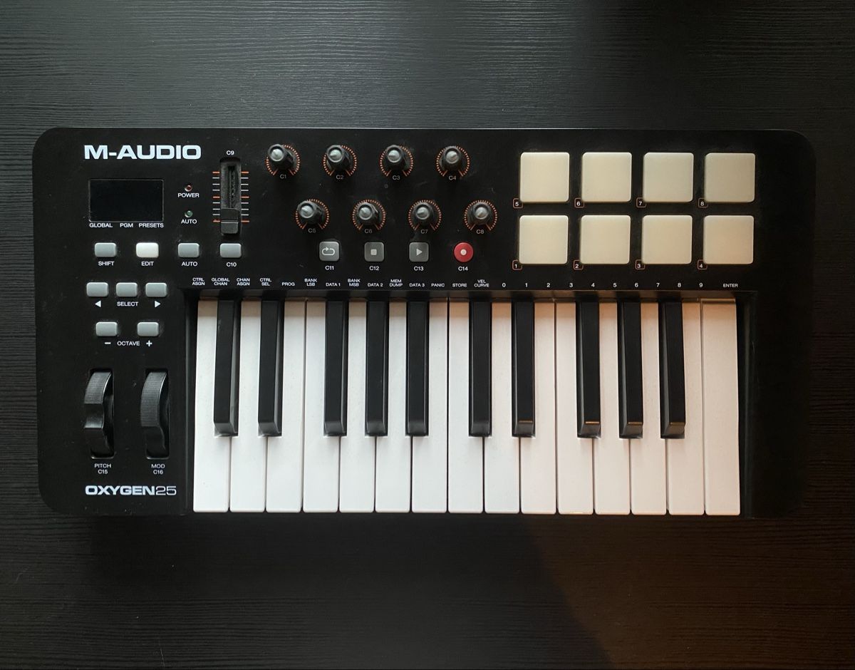 M-Audio Mischpulte: M-Audio Oxygen 25 USB MIDI Controller – top Zustand – Neu (gemäss Beschreibung) aus Kirchberg BE von swiss_slab