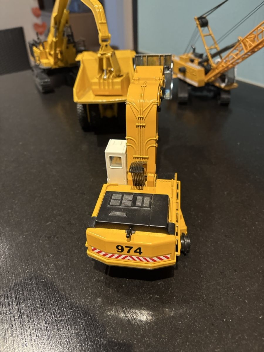 Escavatori: Modellbagger Liebherr, Komatsu, Siku – Usato da Staffelbach venduto da Cherry4 2